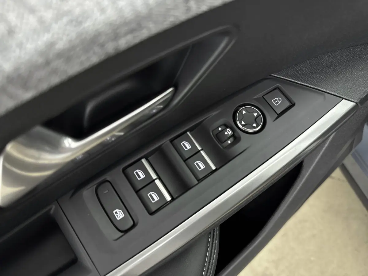 Launch Edition 325 Dual Motor 73 kWh Elec. Achterklep| Stoelverwarming| Elec. Stoelen| open dak