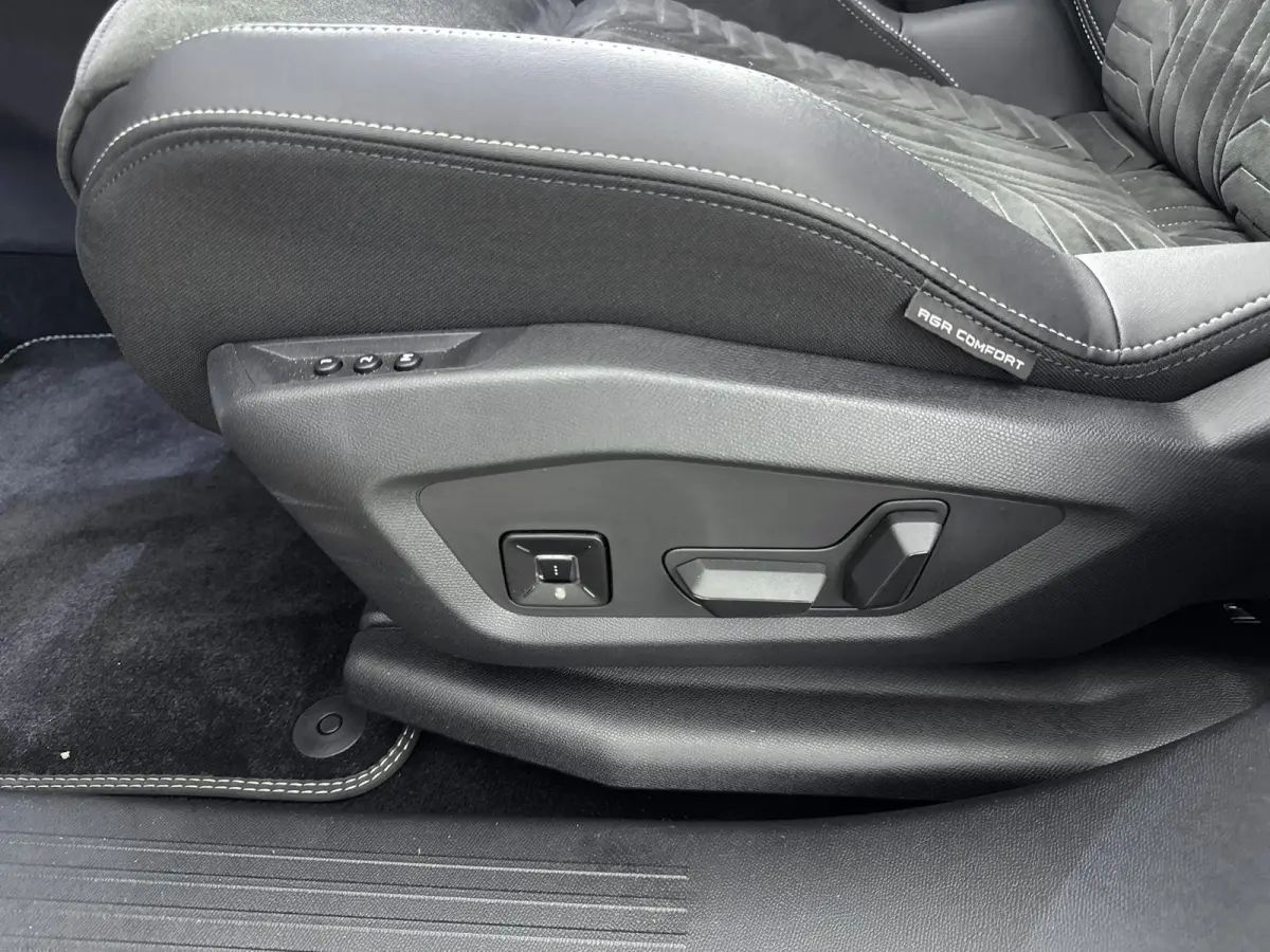 Launch Edition 325 Dual Motor 73 kWh Elec. Achterklep| Stoelverwarming| Elec. Stoelen| open dak