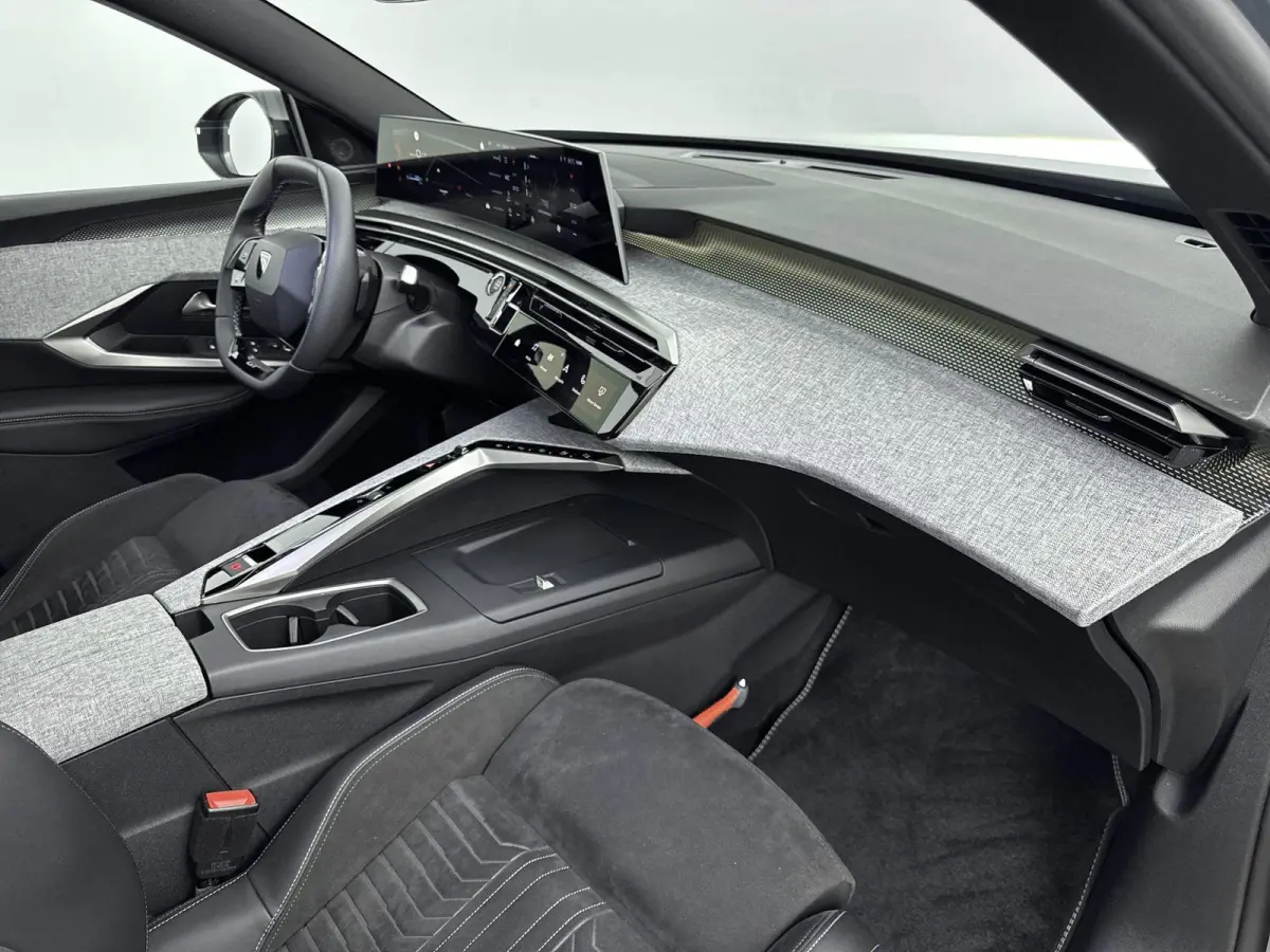 Launch Edition 325 Dual Motor 73 kWh Elec. Achterklep| Stoelverwarming| Elec. Stoelen| open dak