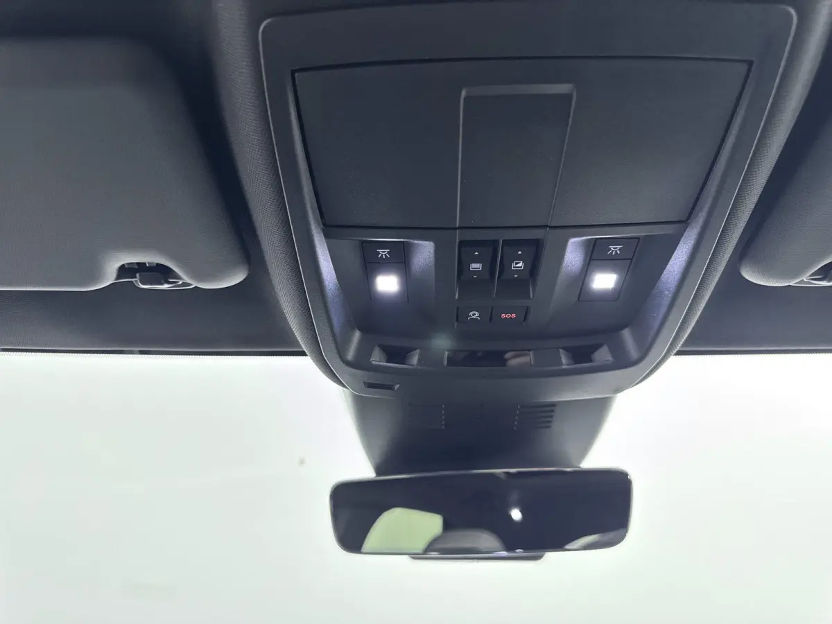 Launch Edition 325 Dual Motor 73 kWh Elec. Achterklep| Stoelverwarming| Elec. Stoelen| open dak