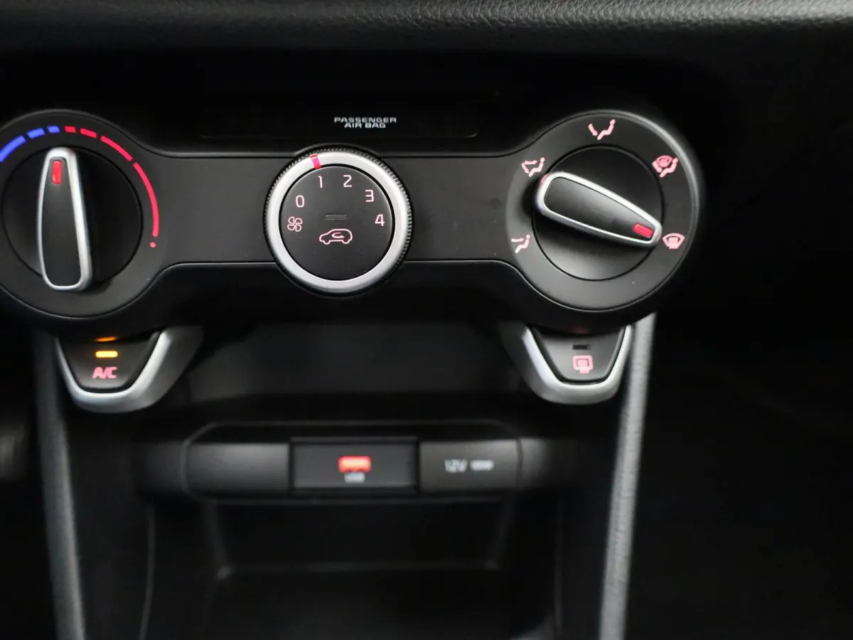 1.0 DPi ComfortLine 5p | WORDT VERWACHT | BLUETOOTH | MULTIFUNCTIONEEL STUURWIEL | 5-DEURS | AIRCO | USB | AUX |