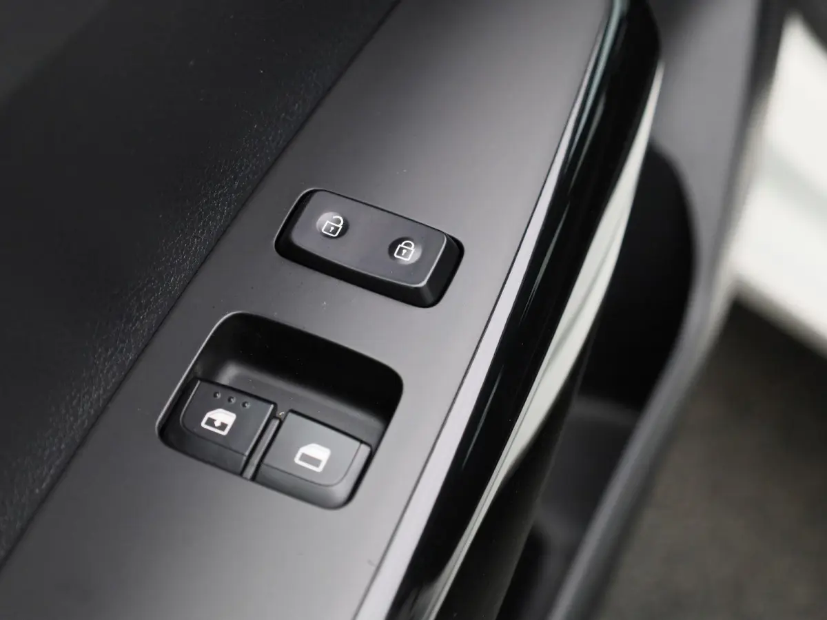 1.0 DPi ComfortLine 5p | WORDT VERWACHT | BLUETOOTH | MULTIFUNCTIONEEL STUURWIEL | 5-DEURS | AIRCO | USB | AUX |