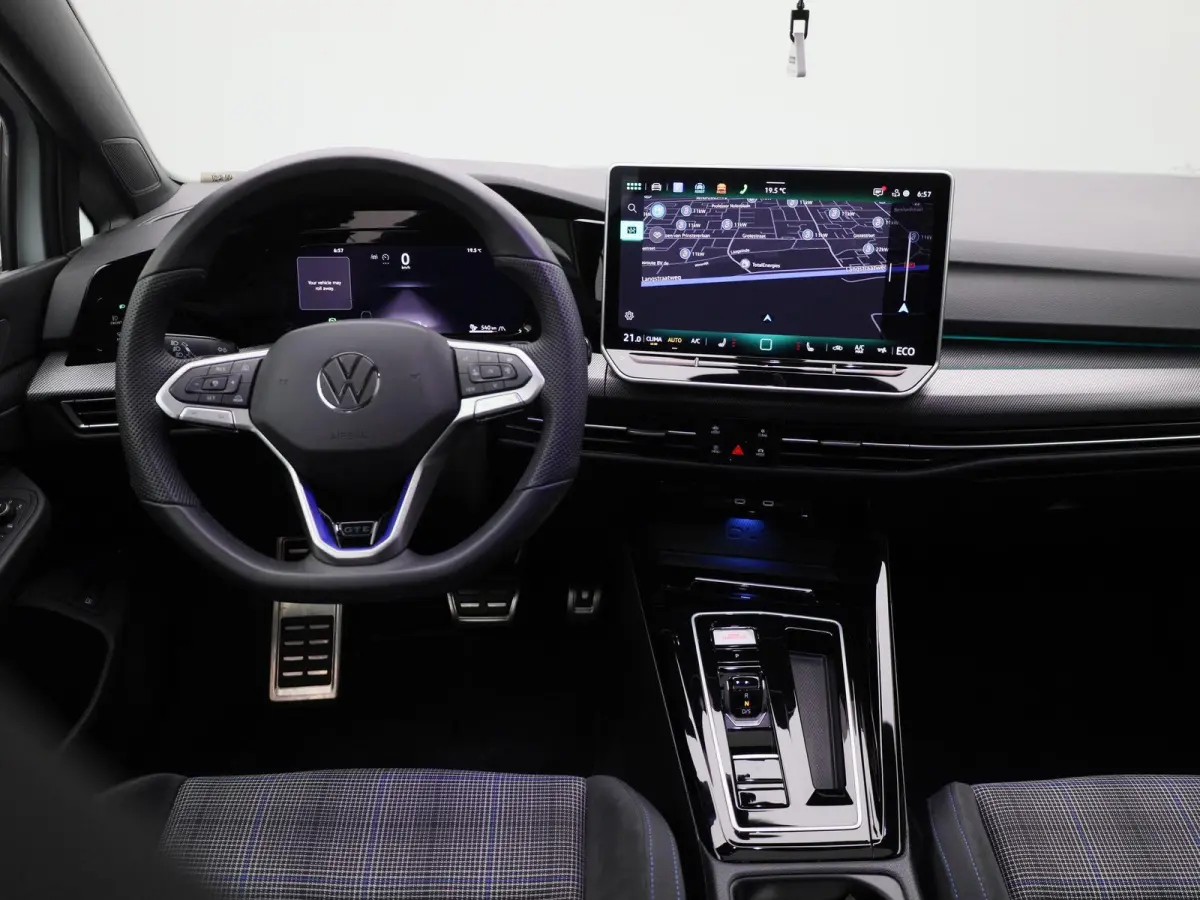 1.5 eHybrid GTE 272 PK| Origineel Nederlands | 1e Eigenaar | Panoramadak | Trekhaak | 360 Camera | Stoelverwarming | Stuurwielverwarming | Navigatie