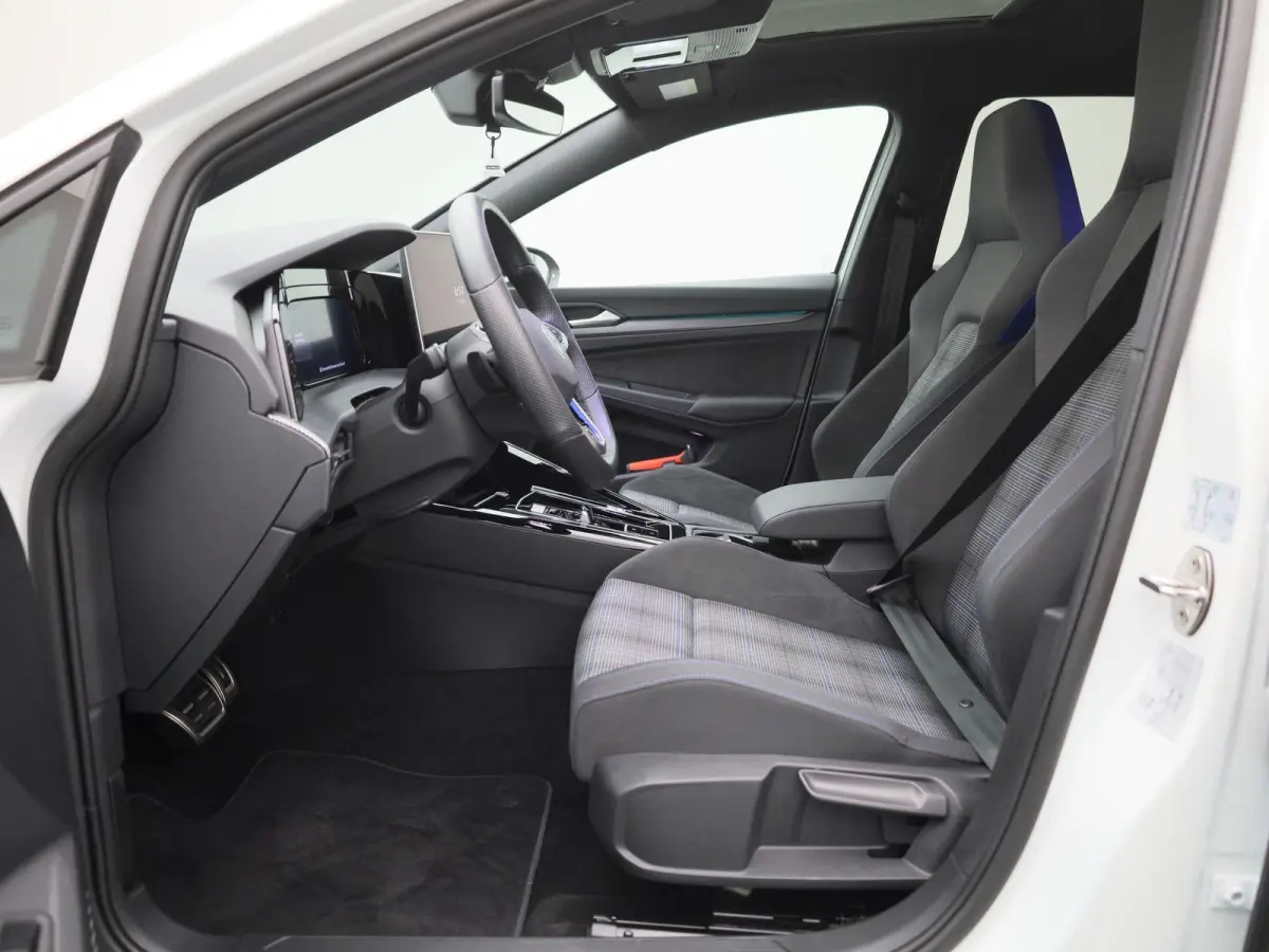 1.5 eHybrid GTE 272 PK| Origineel Nederlands | 1e Eigenaar | Panoramadak | Trekhaak | 360 Camera | Stoelverwarming | Stuurwielverwarming | Navigatie
