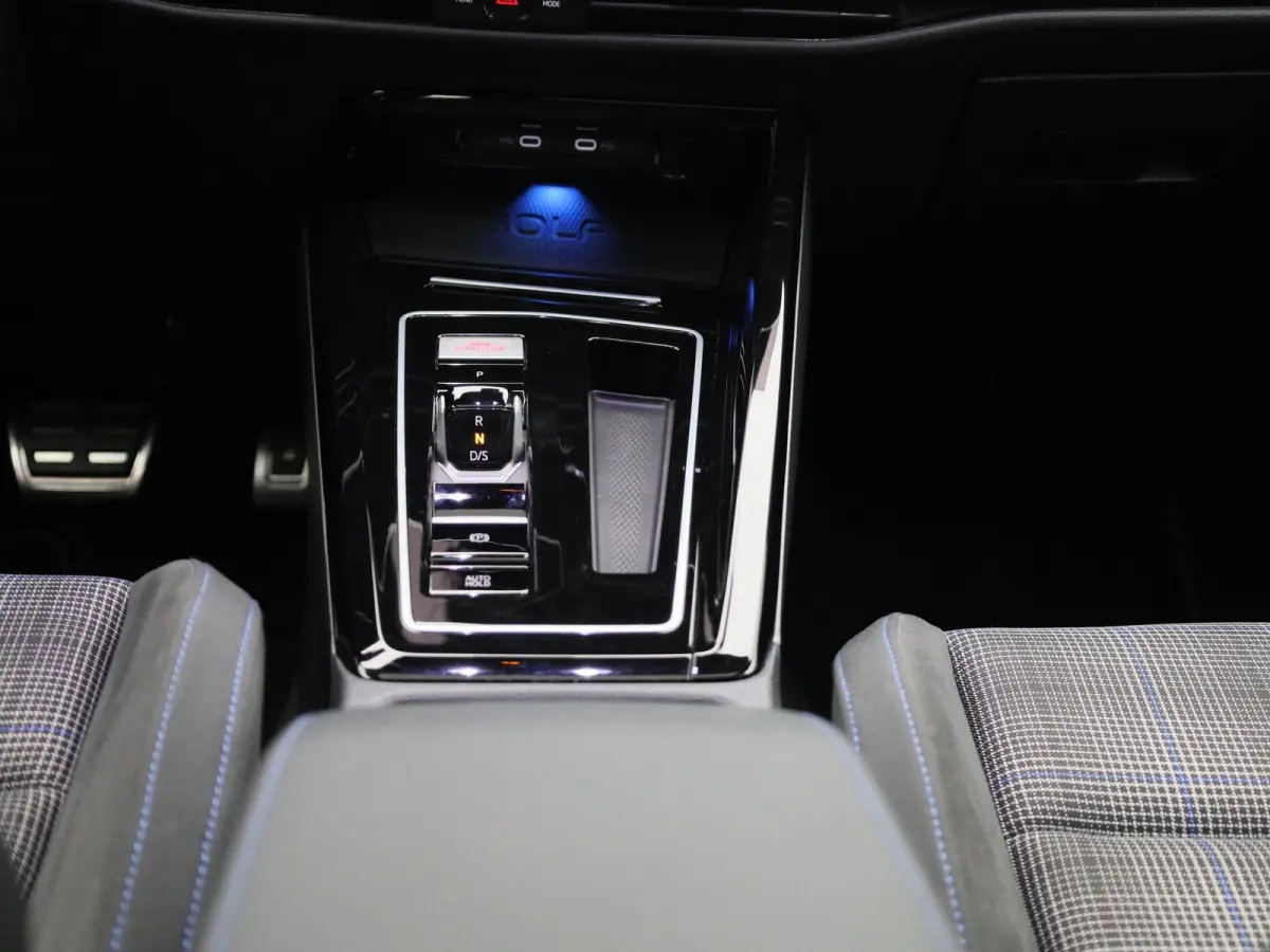 1.5 eHybrid GTE 272 PK| Origineel Nederlands | 1e Eigenaar | Panoramadak | Trekhaak | 360 Camera | Stoelverwarming | Stuurwielverwarming | Navigatie