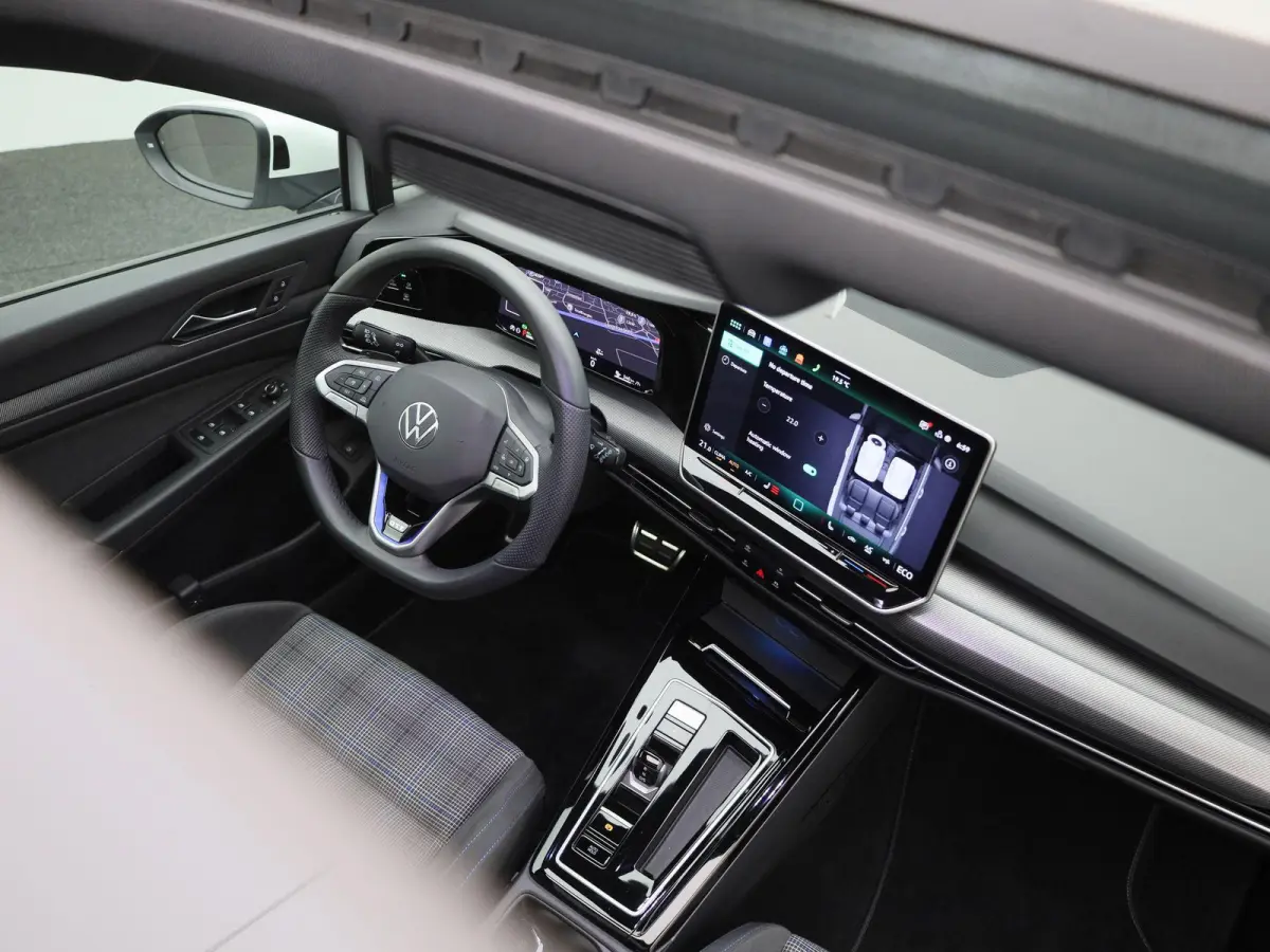 1.5 eHybrid GTE 272 PK| Origineel Nederlands | 1e Eigenaar | Panoramadak | Trekhaak | 360 Camera | Stoelverwarming | Stuurwielverwarming | Navigatie