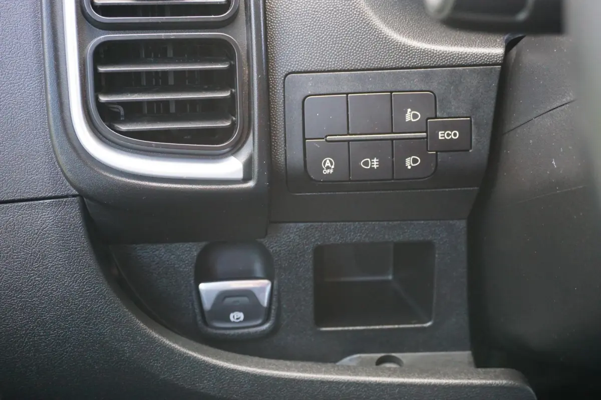 2.2 BlueHDi 140 L2H2 3.5t in nieuwstaat |Standkachel |3500 KG |Keyless entry |Stoelverwarming |2e airbag |Groot scherm |Camera |Cruise |Navi |Carplay |1e eigenaar |EURO6