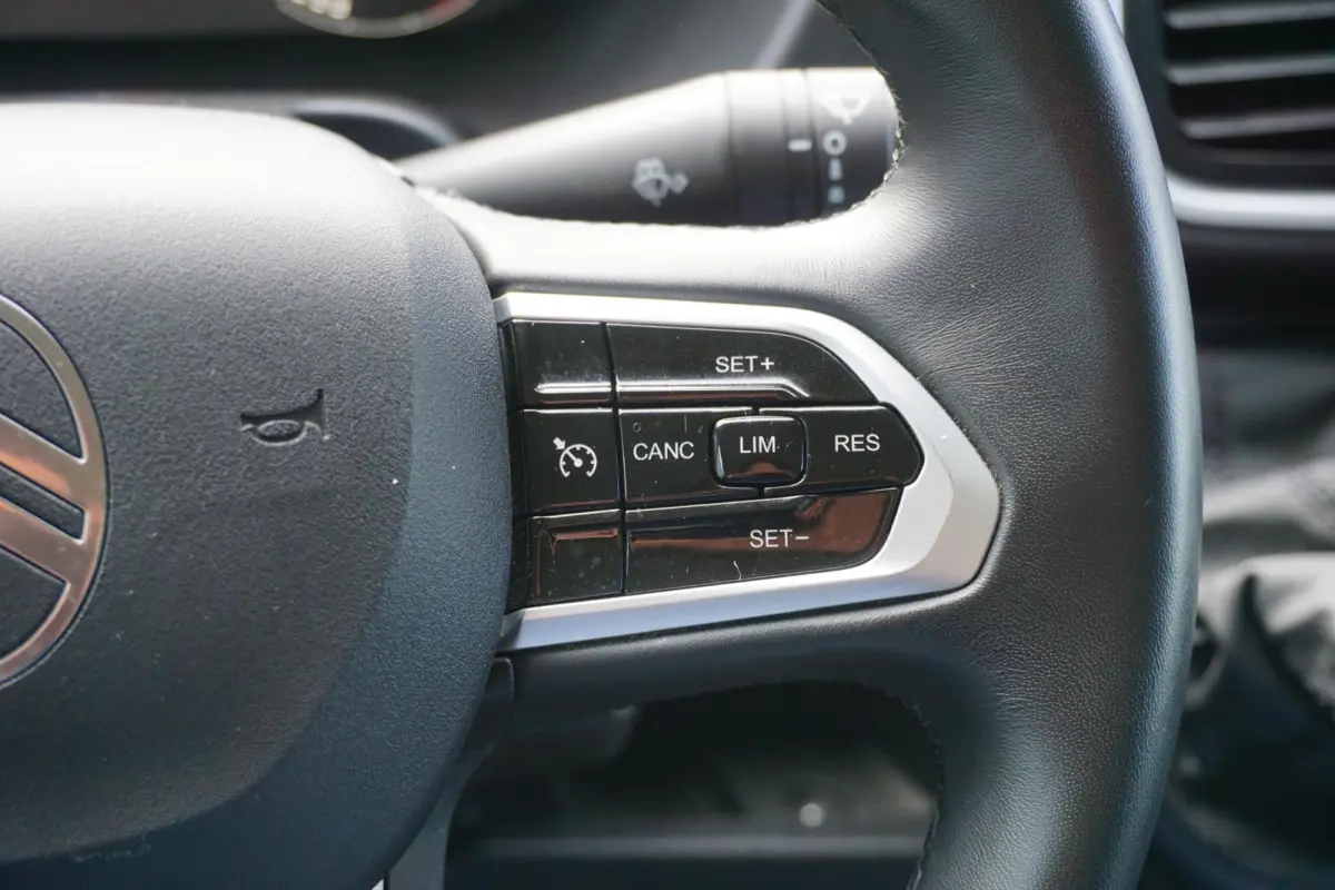 2.2 BlueHDi 140 L2H2 3.5t in nieuwstaat |Standkachel |3500 KG |Keyless entry |Stoelverwarming |2e airbag |Groot scherm |Camera |Cruise |Navi |Carplay |1e eigenaar |EURO6