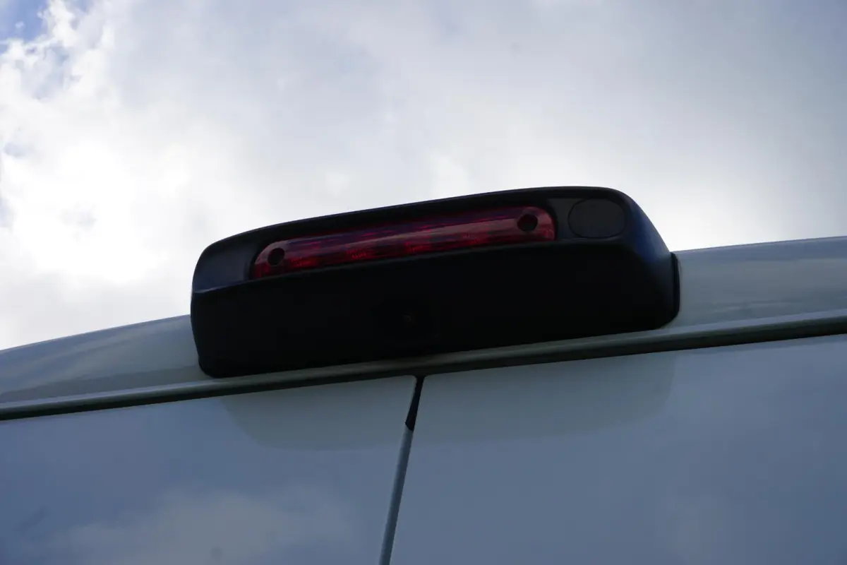 2.2 BlueHDi 140 L2H2 3.5t in nieuwstaat |Standkachel |3500 KG |Keyless entry |Stoelverwarming |2e airbag |Groot scherm |Camera |Cruise |Navi |Carplay |1e eigenaar |EURO6