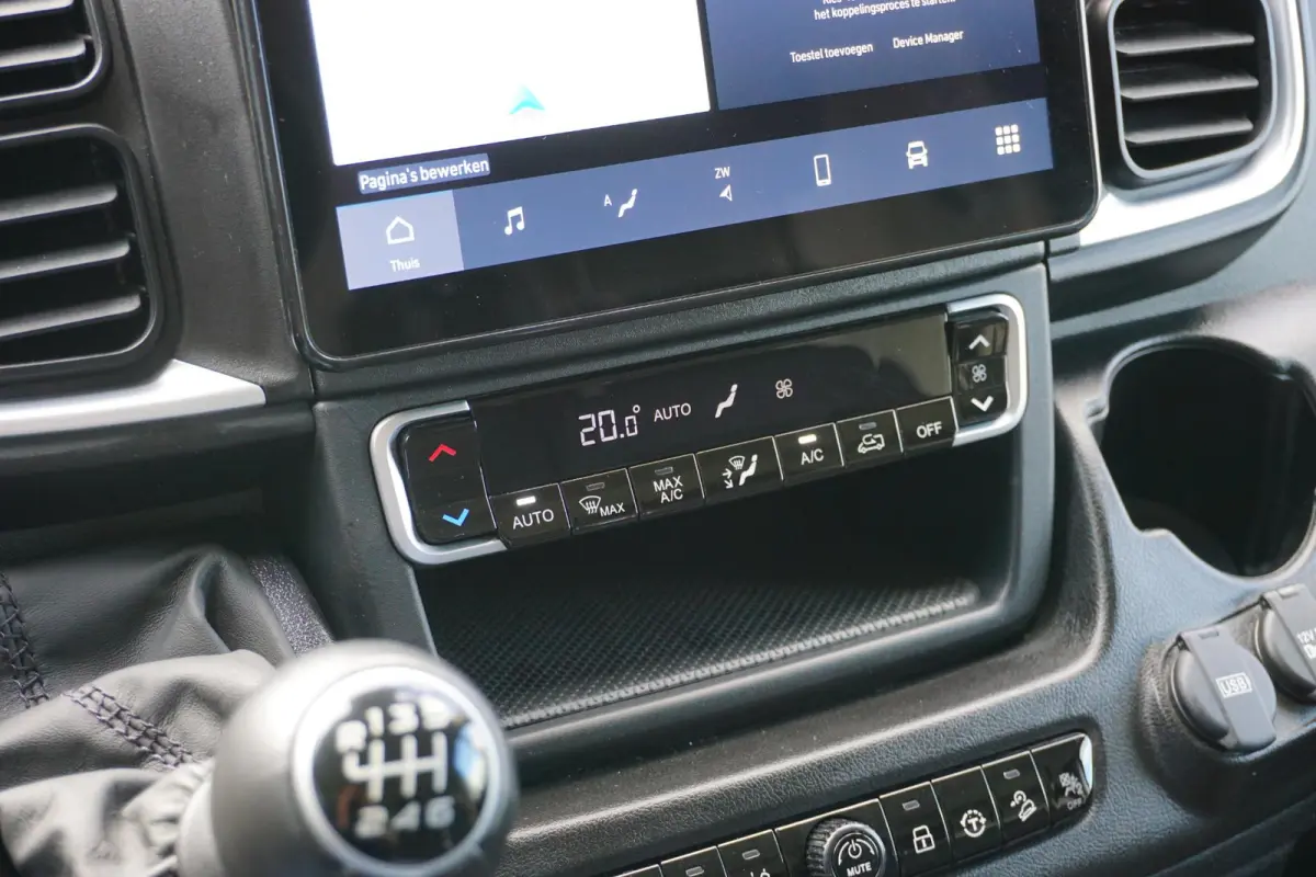 2.2 BlueHDi 140 L2H2 3.5t in nieuwstaat |Standkachel |3500 KG |Keyless entry |Stoelverwarming |2e airbag |Groot scherm |Camera |Cruise |Navi |Carplay |1e eigenaar |EURO6