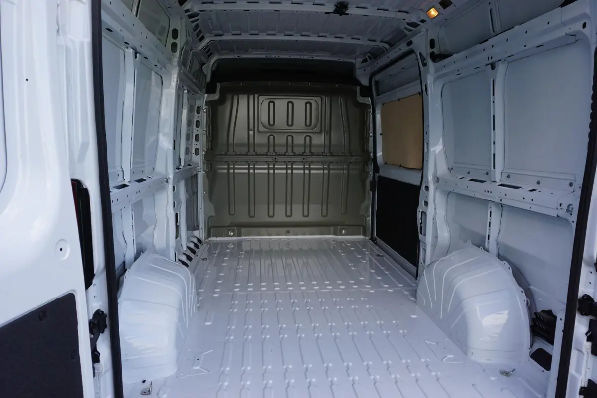 2.2 BlueHDi 140 L2H2 3.5t in nieuwstaat |Standkachel |3500 KG |Keyless entry |Stoelverwarming |2e airbag |Groot scherm |Camera |Cruise |Navi |Carplay |1e eigenaar |EURO6
