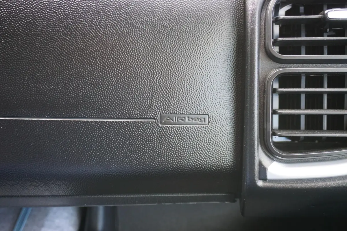 2.2 BlueHDi 140 L2H2 3.5t in nieuwstaat |Standkachel |3500 KG |Keyless entry |Stoelverwarming |2e airbag |Groot scherm |Camera |Cruise |Navi |Carplay |1e eigenaar |EURO6