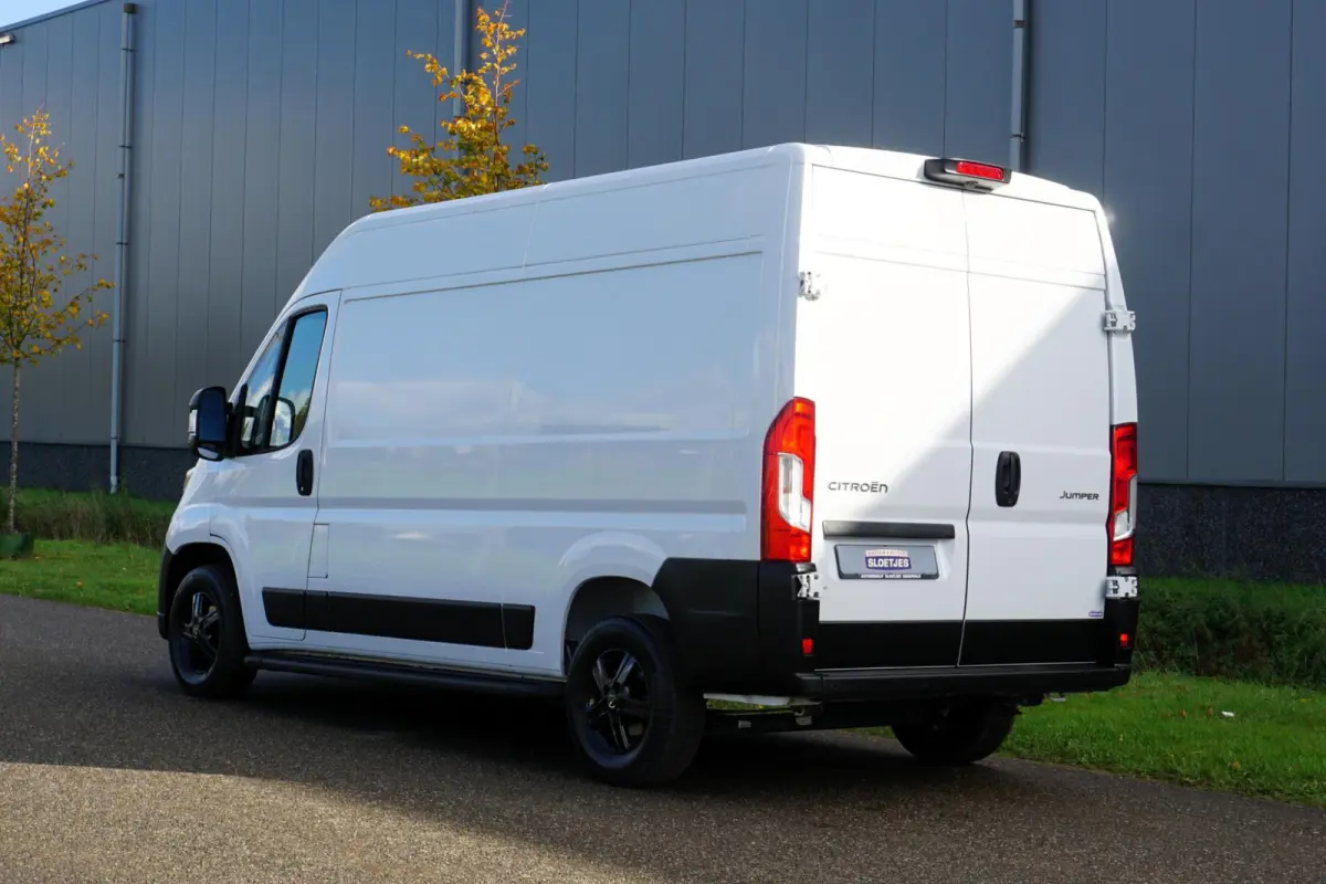 2.2 BlueHDi 140 L2H2 3.5t in nieuwstaat |Standkachel |3500 KG |Keyless entry |Stoelverwarming |2e airbag |Groot scherm |Camera |Cruise |Navi |Carplay |1e eigenaar |EURO6