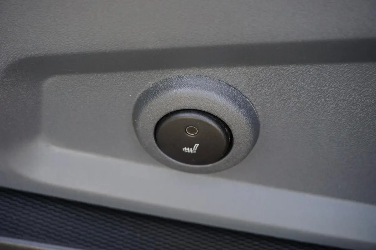 2.2 BlueHDi 140 L2H2 3.5t in nieuwstaat |Standkachel |3500 KG |Keyless entry |Stoelverwarming |2e airbag |Groot scherm |Camera |Cruise |Navi |Carplay |1e eigenaar |EURO6