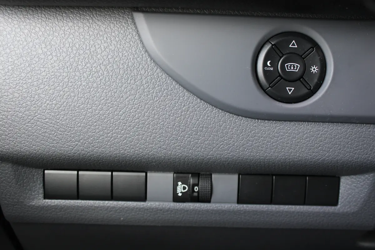 2.0 BlueHDI 120 M Driver | Navigatie | Camera | 3-Zits | Climate control | Lichtmetaal | Trekhaak | 85.000km |