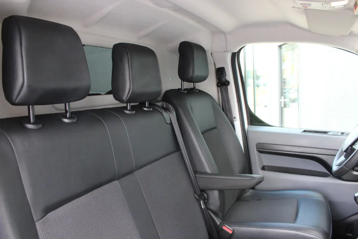 2.0 BlueHDI 120 M Driver | Navigatie | Camera | 3-Zits | Climate control | Lichtmetaal | Trekhaak | 85.000km |