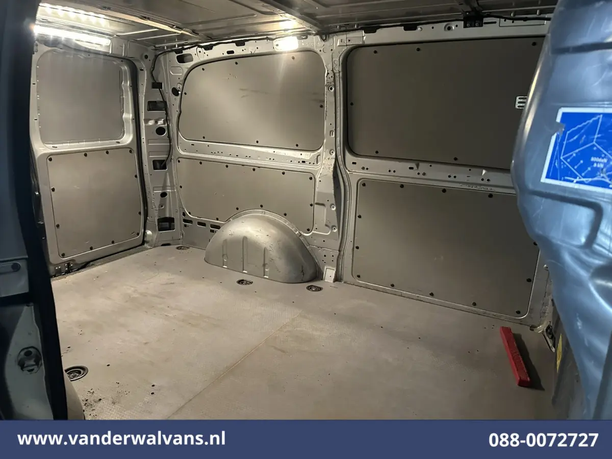 114 CDI 136pk L2H1 Euro6 Airco | Camera | Navigatie | LED | Trekhaak Cruisecontrol, Stoelverwarming, Parkeersensoren, Bijrijdersbank