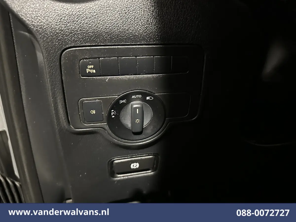 114 CDI 136pk L2H1 Euro6 Airco | Camera | Navigatie | LED | Trekhaak Cruisecontrol, Stoelverwarming, Parkeersensoren, Bijrijdersbank