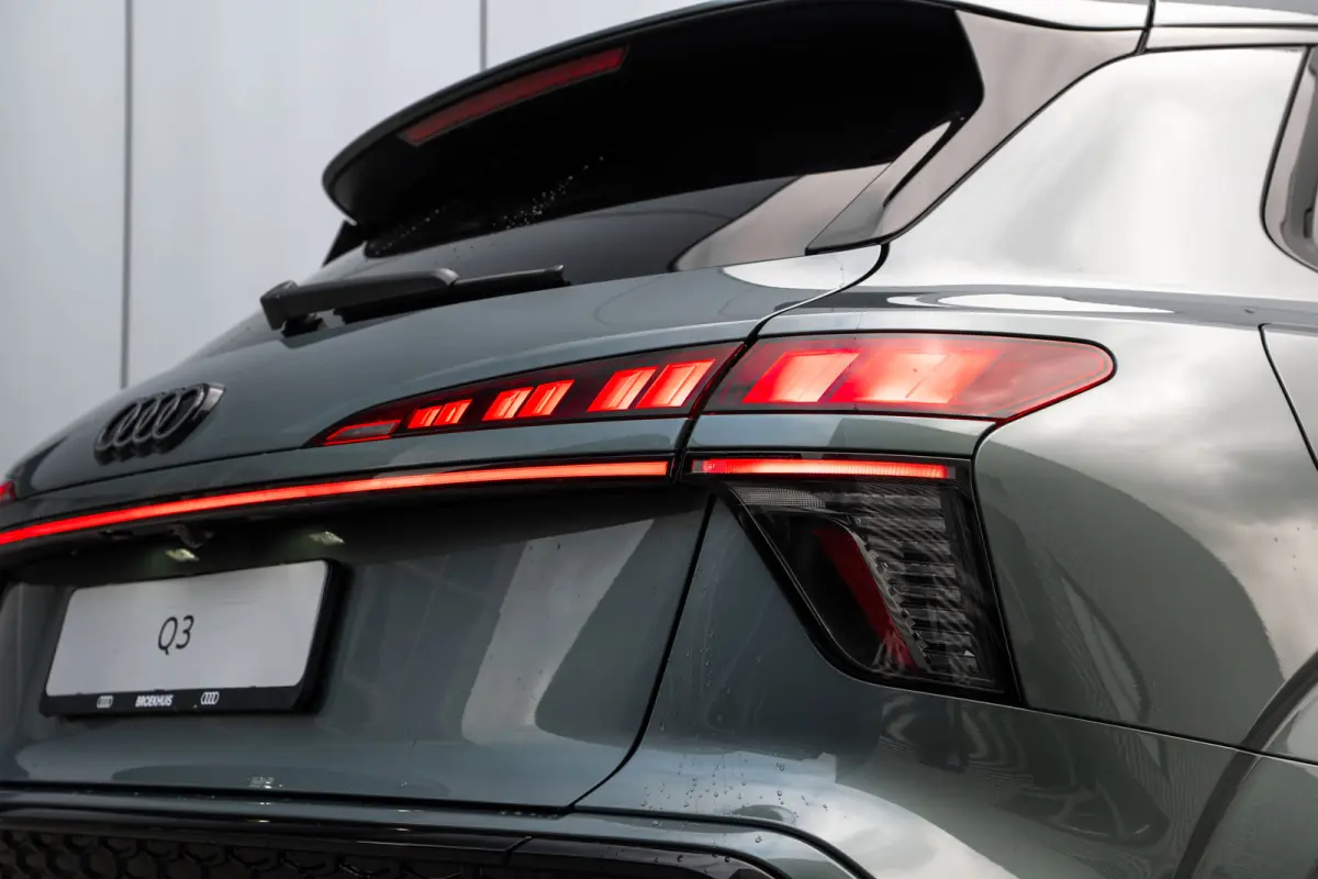 e-hybrid S edition 200 kW / 272 pk | Adaptive cruise control | Audi sound system | Cruise control