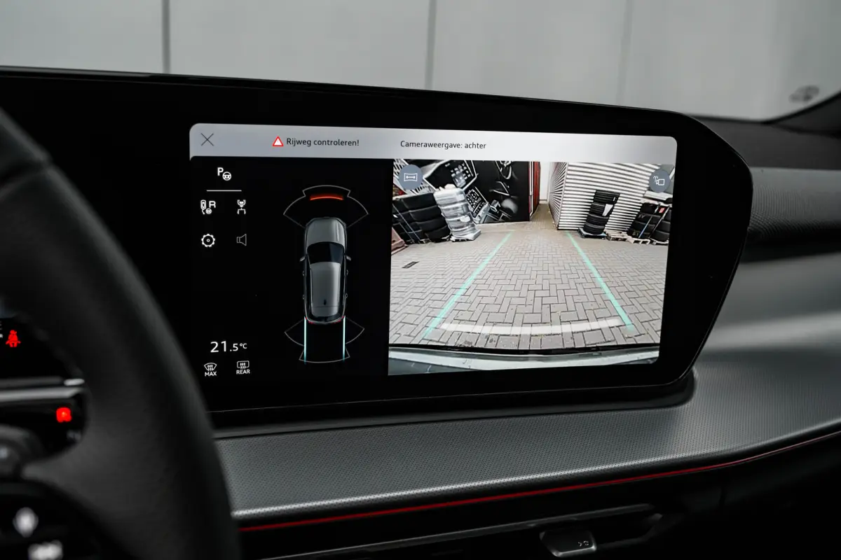 e-hybrid S edition 200 kW / 272 pk | Adaptive cruise control | Audi sound system | Cruise control