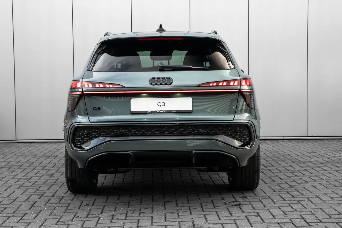 e-hybrid S edition 200 kW / 272 pk | Adaptive cruise control | Audi sound system | Cruise control
