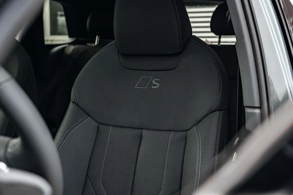 e-hybrid S edition 200 kW / 272 pk | Adaptive cruise control | Audi sound system | Cruise control