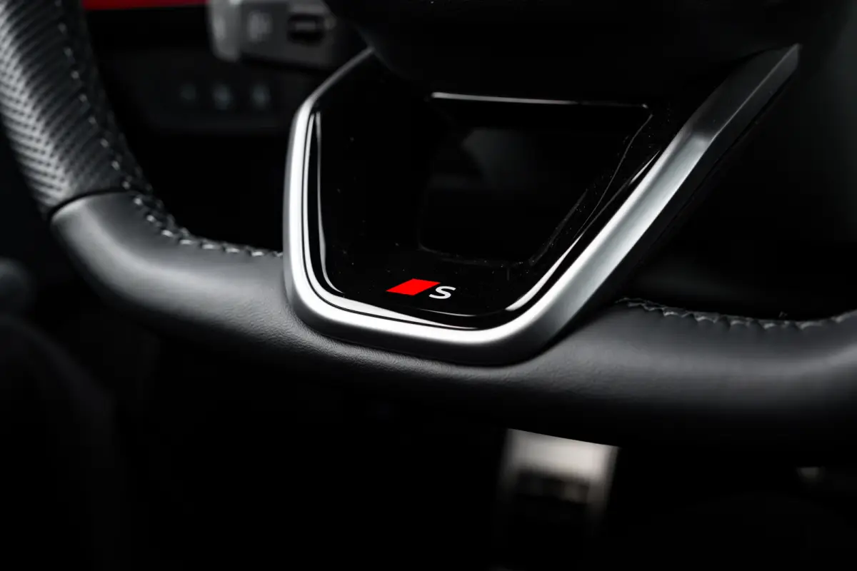 e-hybrid S edition 200 kW / 272 pk | Adaptive cruise control | Audi sound system | Cruise control