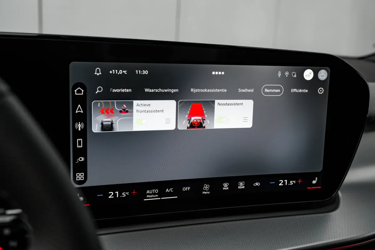 e-hybrid S edition 200 kW / 272 pk | Adaptive cruise control | Audi sound system | Cruise control