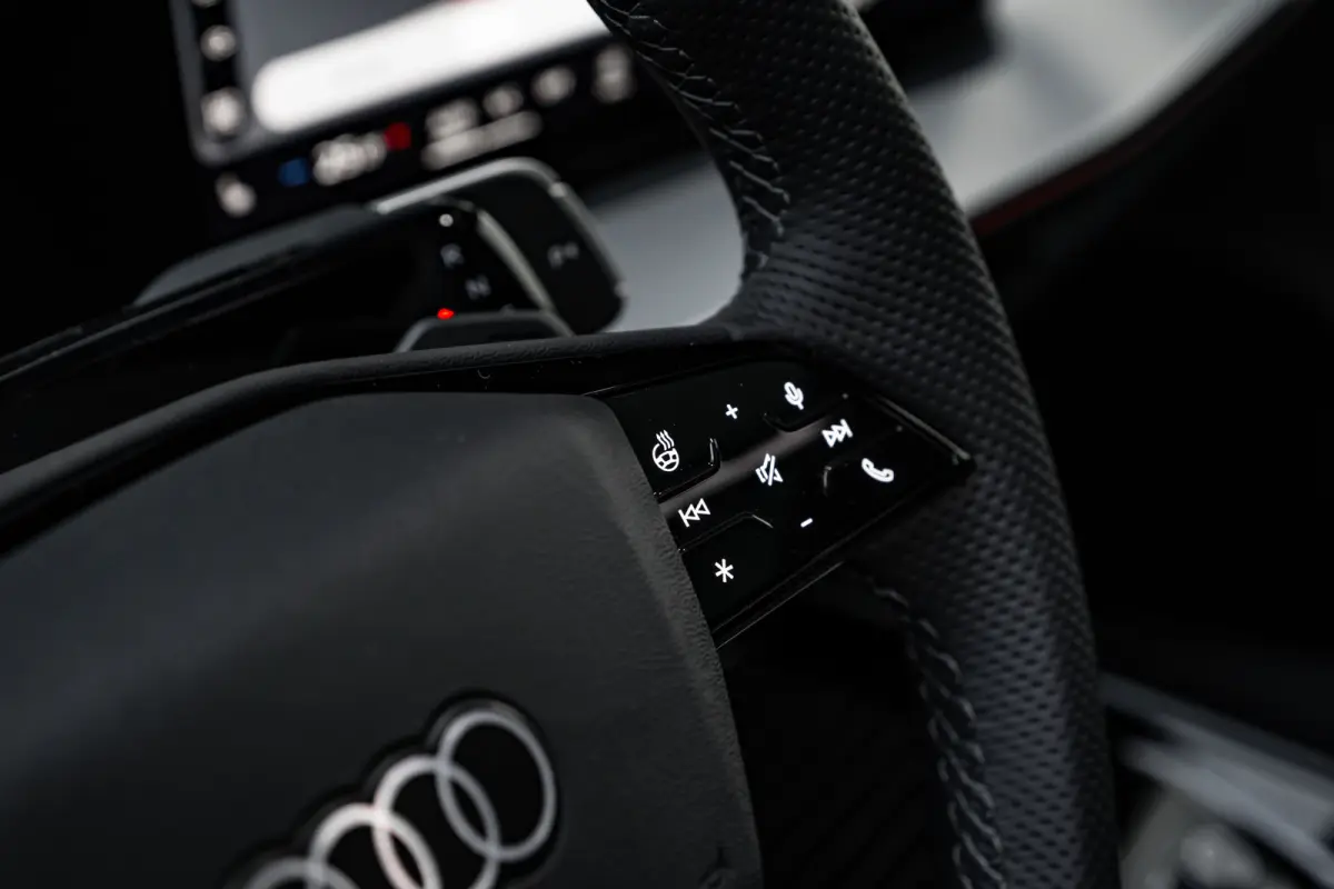 e-hybrid S edition 200 kW / 272 pk | Adaptive cruise control | Audi sound system | Cruise control