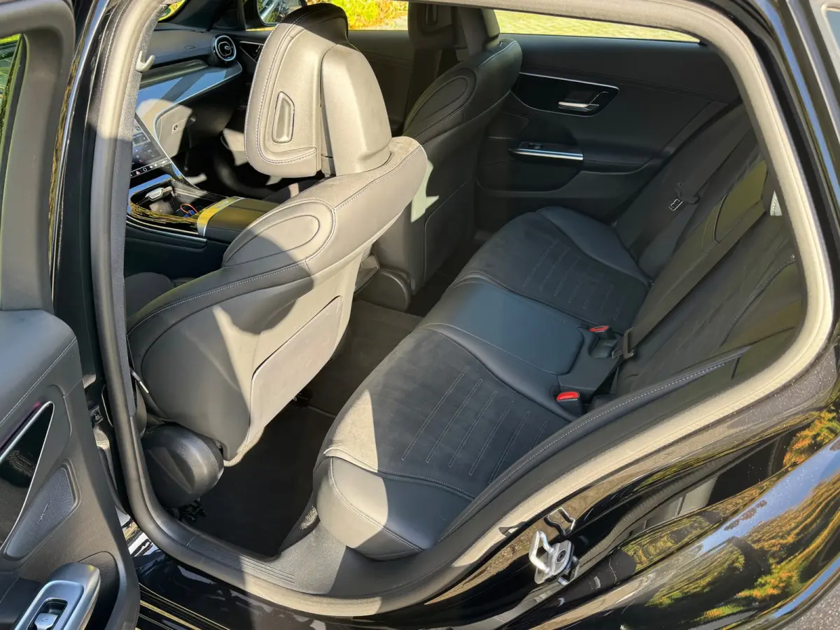 200 d AMG Line 163PK Automaat | Elek. Trekhaak | Alcantara | Apple/Android Carplay | Parkeercamera