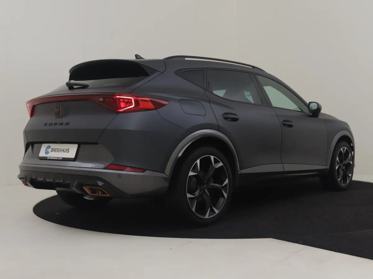 1.4 e-Hybrid Business l Elekt. Stoel incl Memory l 19" l Navigatie l Half Leder l Stoelverwarming l