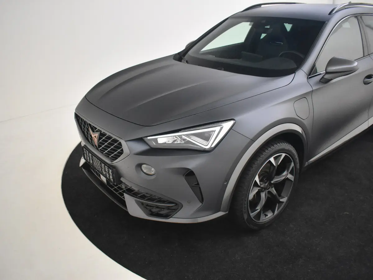 1.4 e-Hybrid Business l Elekt. Stoel incl Memory l 19" l Navigatie l Half Leder l Stoelverwarming l
