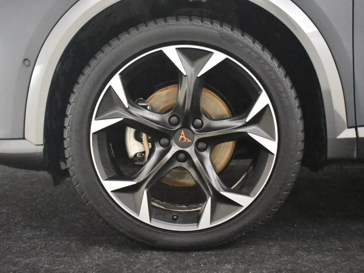 1.4 e-Hybrid Business l Elekt. Stoel incl Memory l 19" l Navigatie l Half Leder l Stoelverwarming l