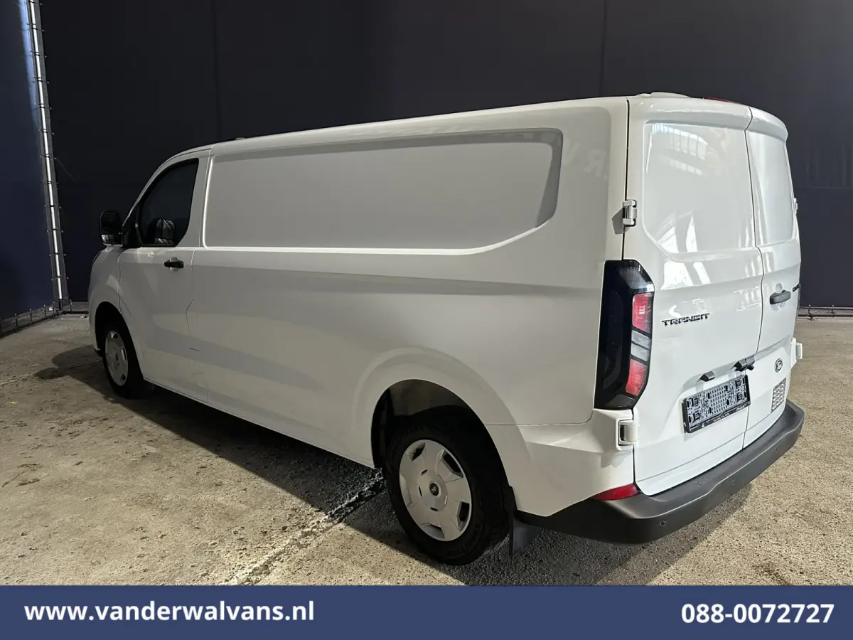 2.0 TDCI L2H1 Euro6 Airco | Camera | LED | Apple Carplay | Android Auto Cruisecontrol, Verwarmde Voorruit, Verwarmbare Spiegels, Parkeersensoren, Bijrijdersbank