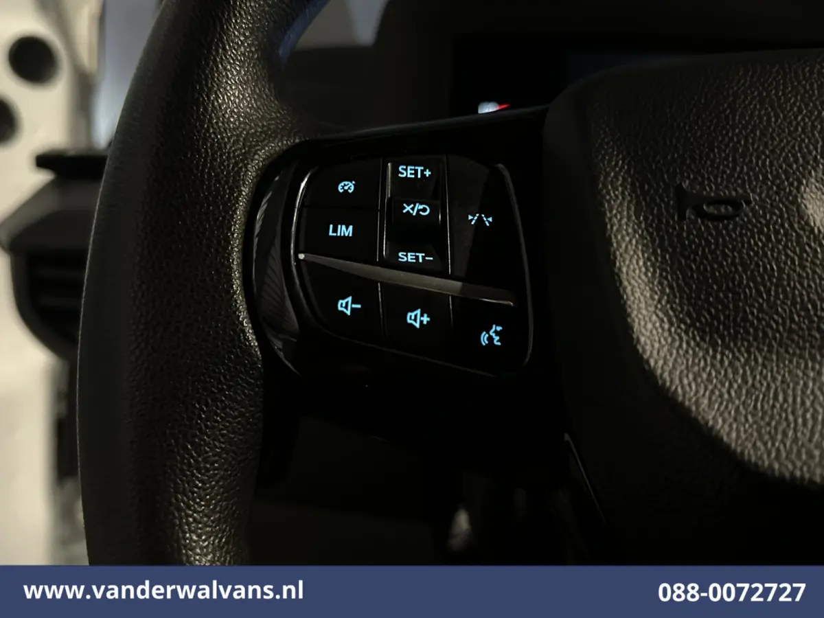 2.0 TDCI L2H1 Euro6 Airco | Camera | LED | Apple Carplay | Android Auto Cruisecontrol, Verwarmde Voorruit, Verwarmbare Spiegels, Parkeersensoren, Bijrijdersbank