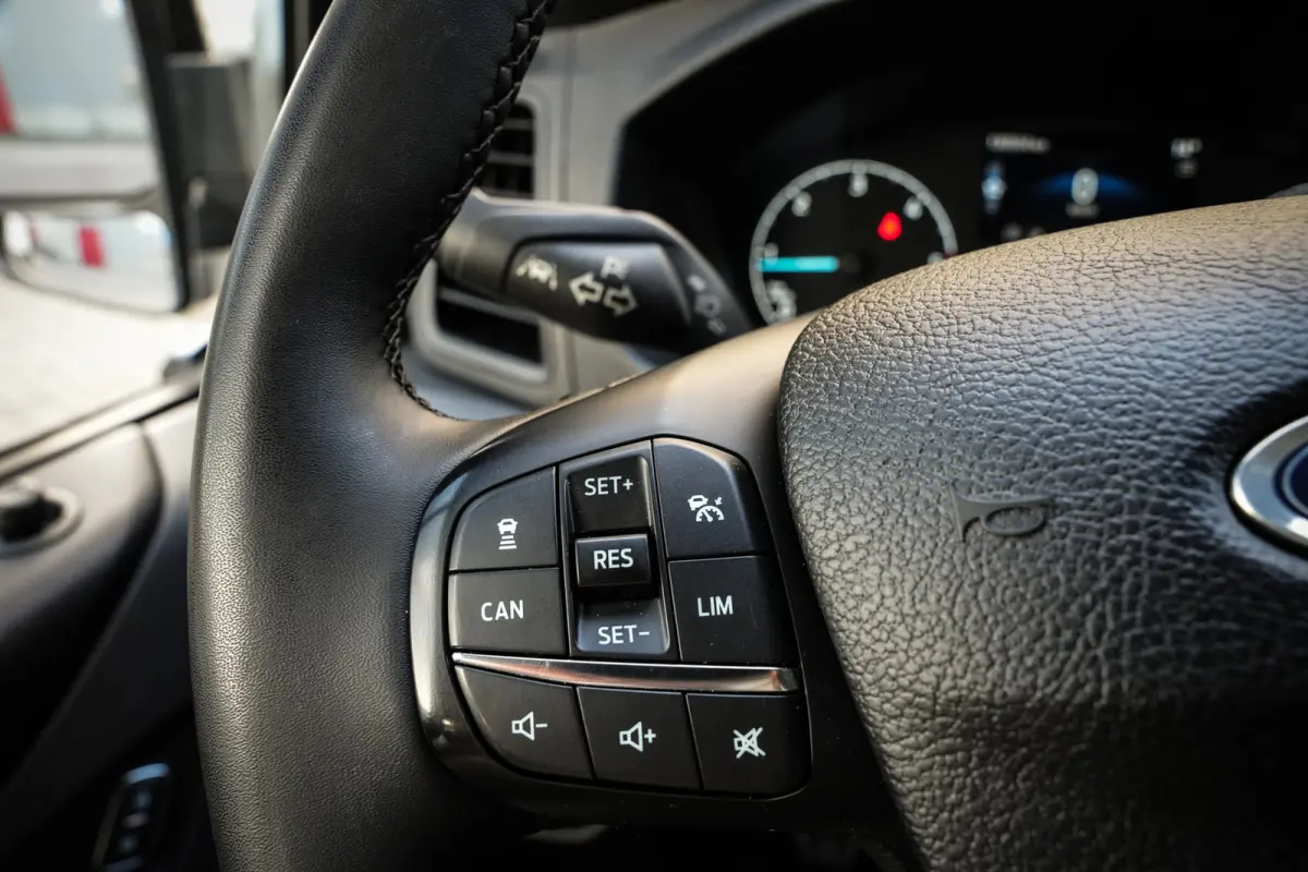 340 2.0 TDCI L2H1 Trail | ACC | Clima | Leder | 6-zits | Navi | 1e eig. | Metallic |