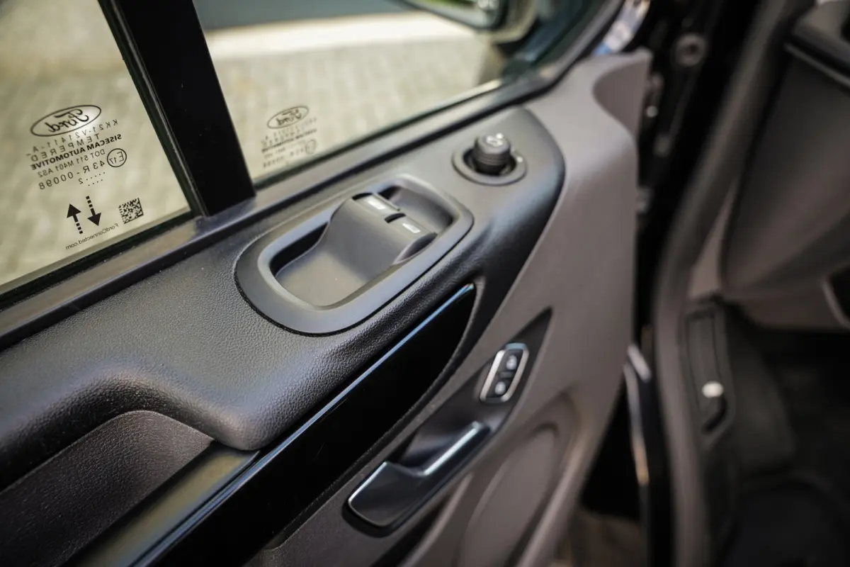 340 2.0 TDCI L2H1 Trail | ACC | Clima | Leder | 6-zits | Navi | 1e eig. | Metallic |