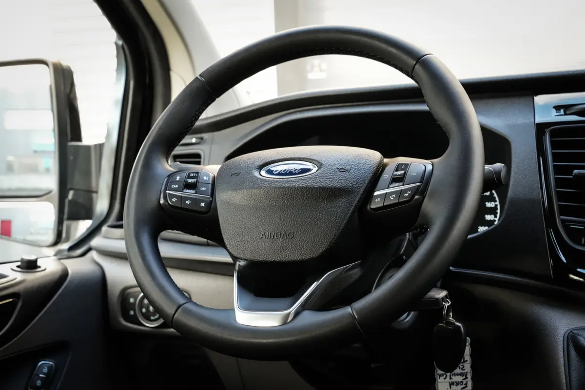 340 2.0 TDCI L2H1 Trail | ACC | Clima | Leder | 6-zits | Navi | 1e eig. | Metallic |