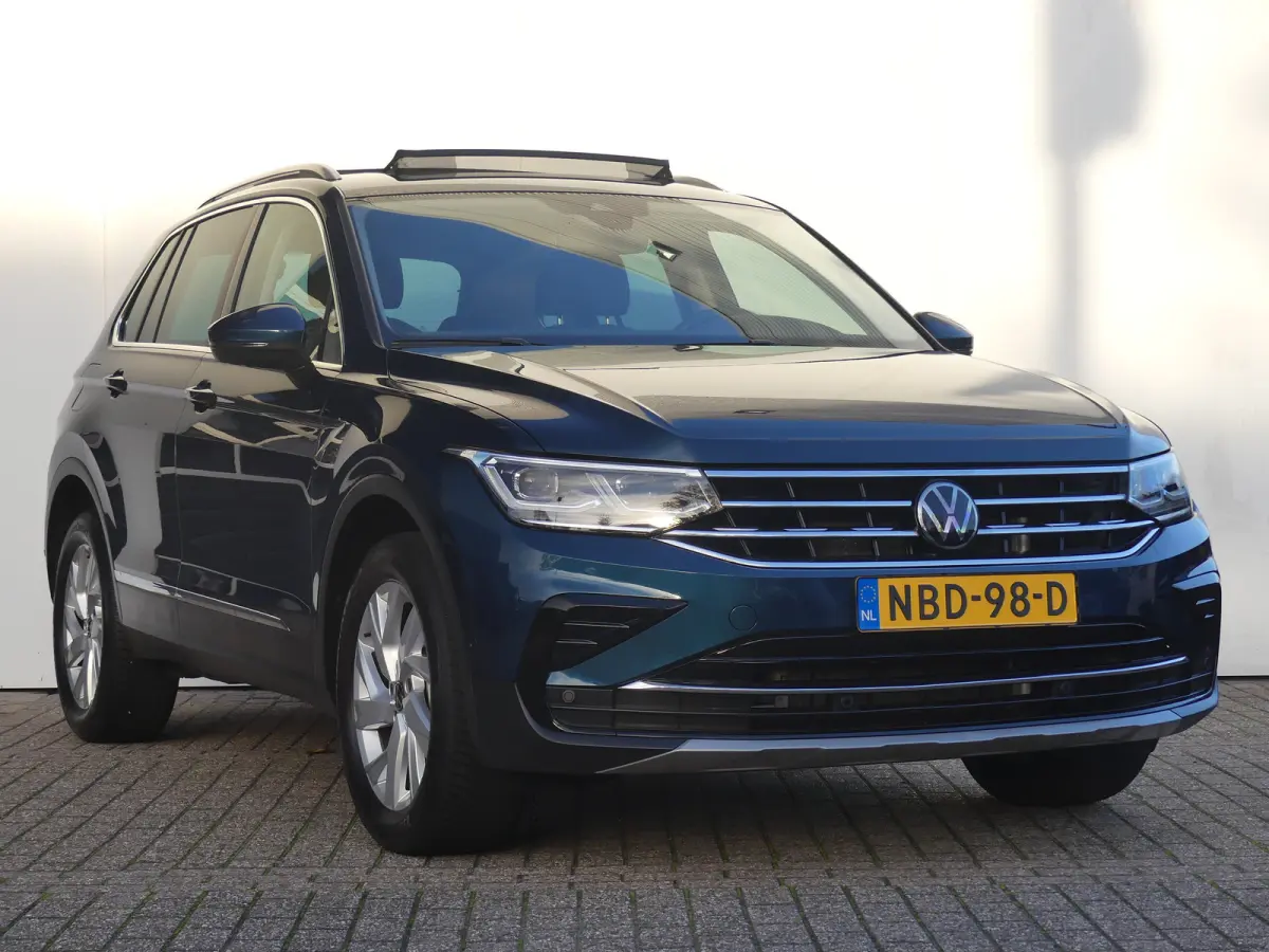 1.4 TSI eHybrid R-Line Business+ | PANORAMADAK | ADAPTIVE CRUISE | DODEHOEKDETECTIE | CAMERA | PARKEERSENSOREN V+A | ELEKTRISCHE ACHTERKLEP | NAVI | LMV 18" | APPLE CARPLAY / ANDROID AUTO |