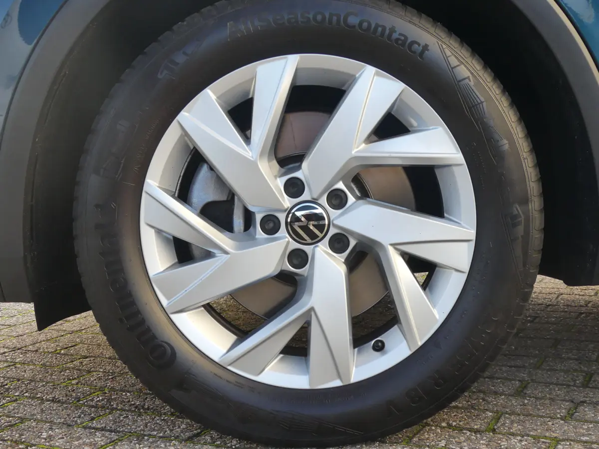 1.4 TSI eHybrid R-Line Business+ | PANORAMADAK | ADAPTIVE CRUISE | DODEHOEKDETECTIE | CAMERA | PARKEERSENSOREN V+A | ELEKTRISCHE ACHTERKLEP | NAVI | LMV 18" | APPLE CARPLAY / ANDROID AUTO |