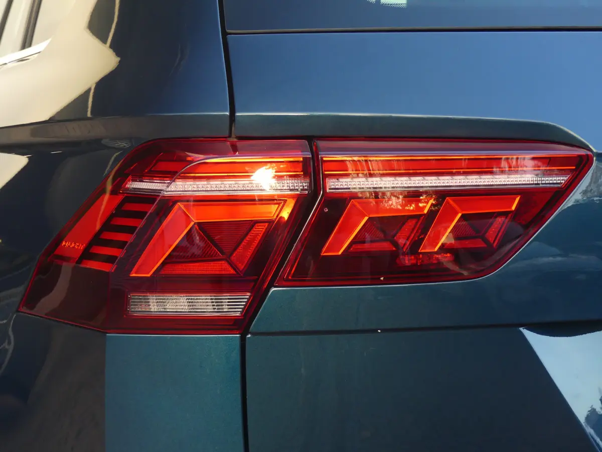 1.4 TSI eHybrid R-Line Business+ | PANORAMADAK | ADAPTIVE CRUISE | DODEHOEKDETECTIE | CAMERA | PARKEERSENSOREN V+A | ELEKTRISCHE ACHTERKLEP | NAVI | LMV 18" | APPLE CARPLAY / ANDROID AUTO |