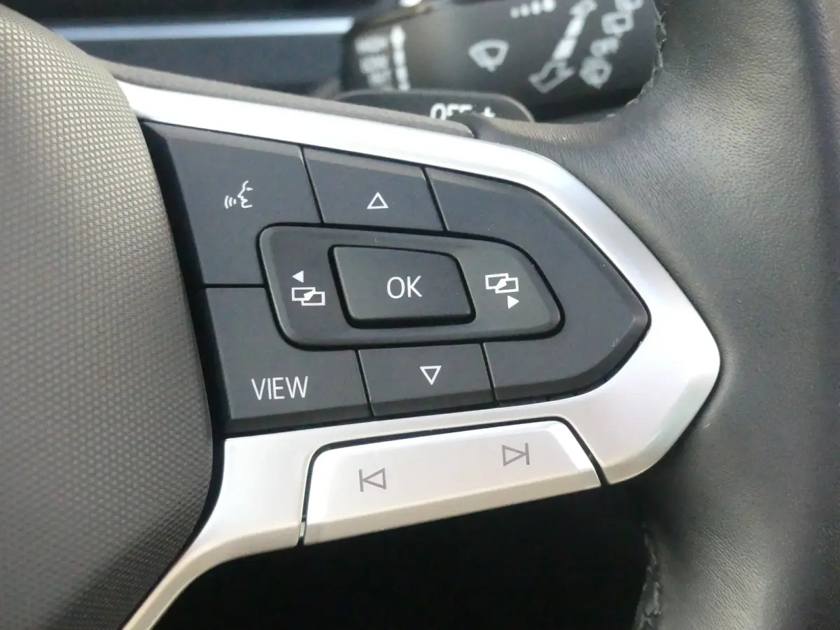 1.4 TSI eHybrid R-Line Business+ | PANORAMADAK | ADAPTIVE CRUISE | DODEHOEKDETECTIE | CAMERA | PARKEERSENSOREN V+A | ELEKTRISCHE ACHTERKLEP | NAVI | LMV 18" | APPLE CARPLAY / ANDROID AUTO |