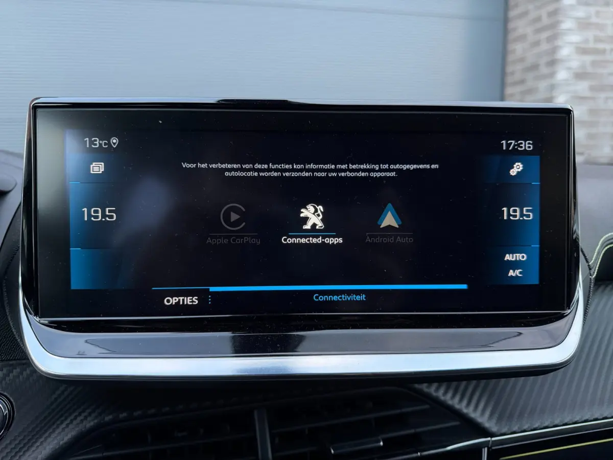 1.2 PureTech GT-Line, Trekhaak, CarPlay & Android Auto, 17" LMV, LED, 360