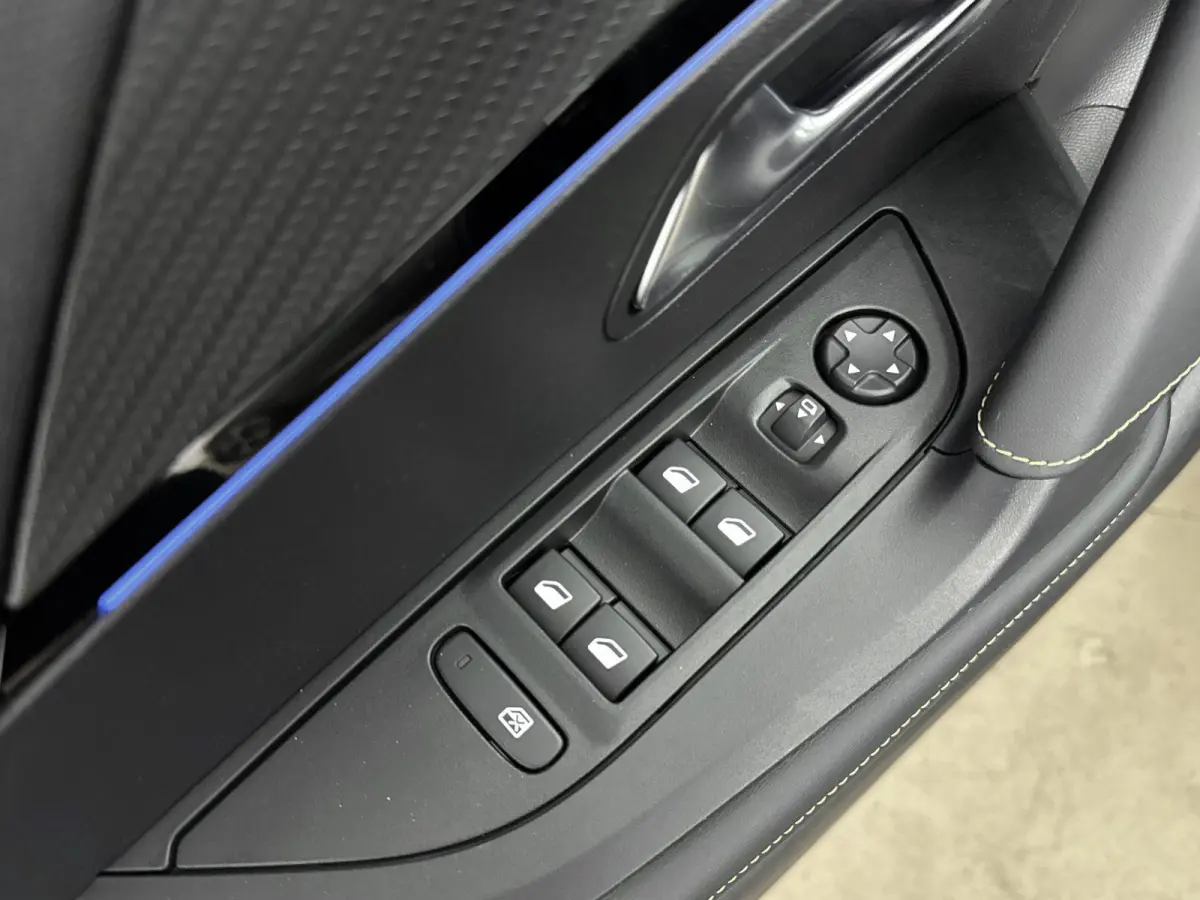 1.2 Hybrid 145 GT Camera | Dode Hoeksensor | Adaptieve Cruise controle |Apple Carplay