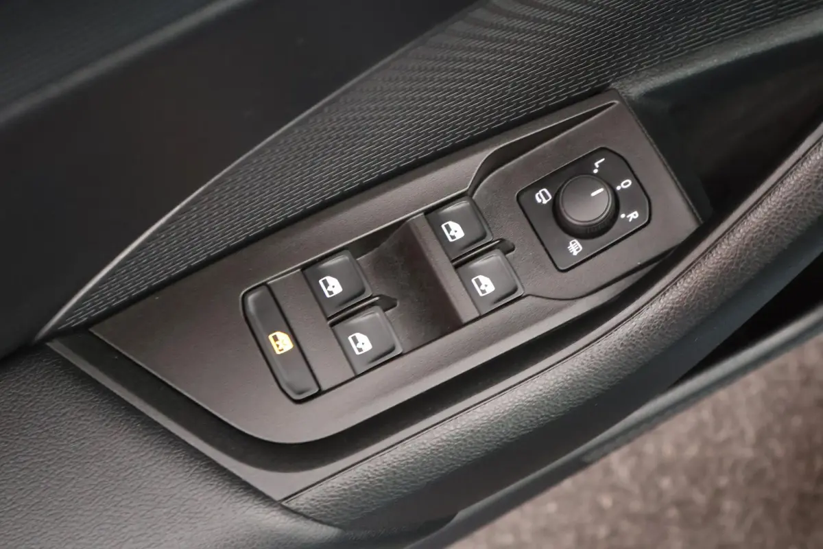 1.0 e-TSI 110pk DSG Ambition Trekhaak Virtual Cockpit Navigatie Parkeersensoren