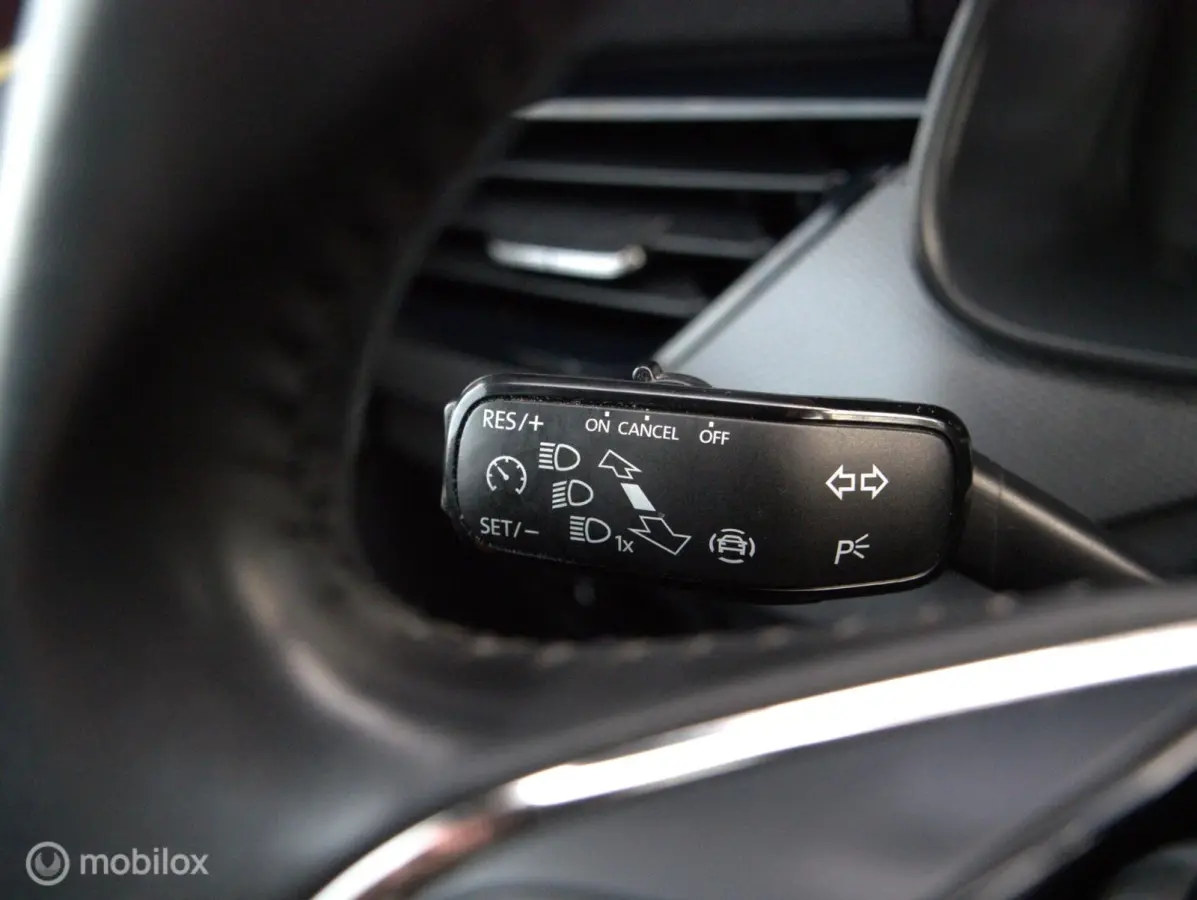 1.0 TSI Ambition |LED|Trekhaak|Airco|Cruise