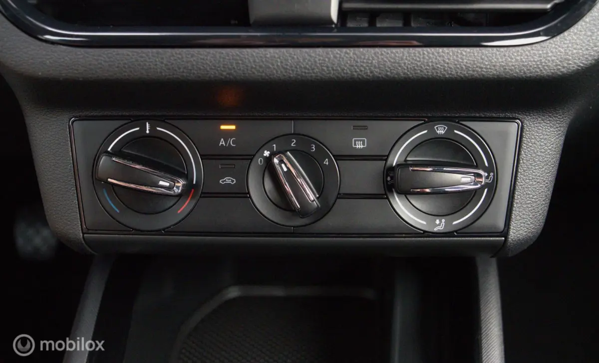 1.0 TSI Ambition |LED|Trekhaak|Airco|Cruise