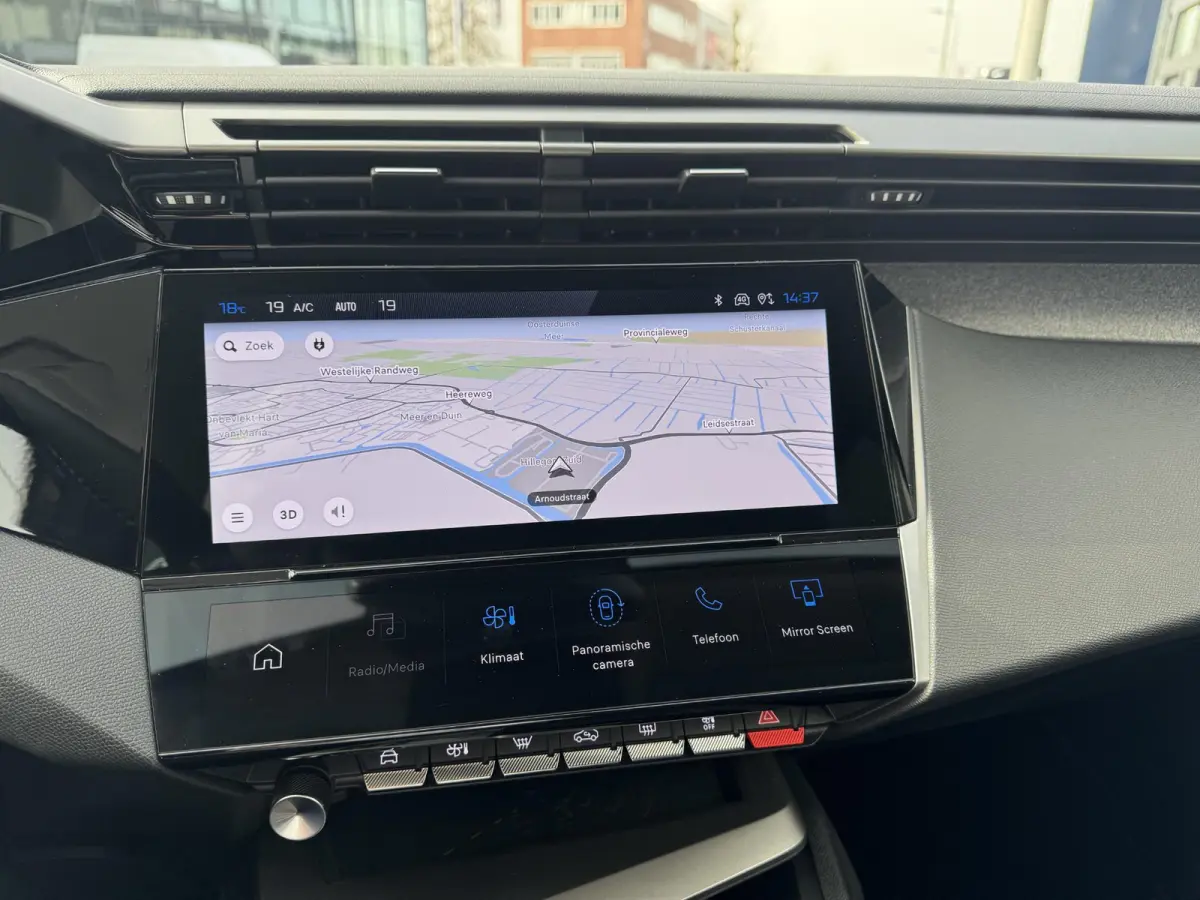 1.6 Plug-in Hybrid 180 Allure Avantage l Stuurverwarming l 360 Camera
