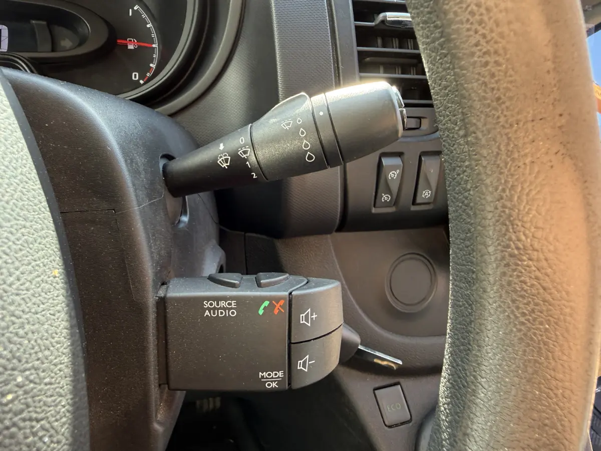1.6 125PK L3H1 Airco Cruise Control Carplay Trekhaak Lichtmetalen velgen Parkeersensoren v+a