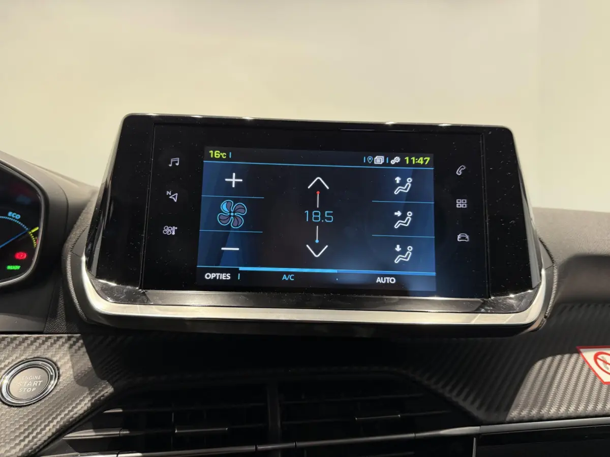 E-Style | Stoelverwarming | Apple Carplay & Android Auto | Parkeersensoren |